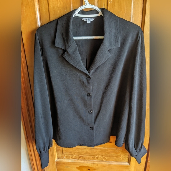 Long sleeve black top - Picture 1 of 1